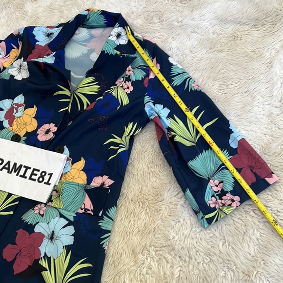 NO LABEL Women’s Blue Floral Blazer & Shorts Set Size S/M EUC - Picture 9 of 17